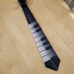 Novelty Keyboard Necktie, actually plays!